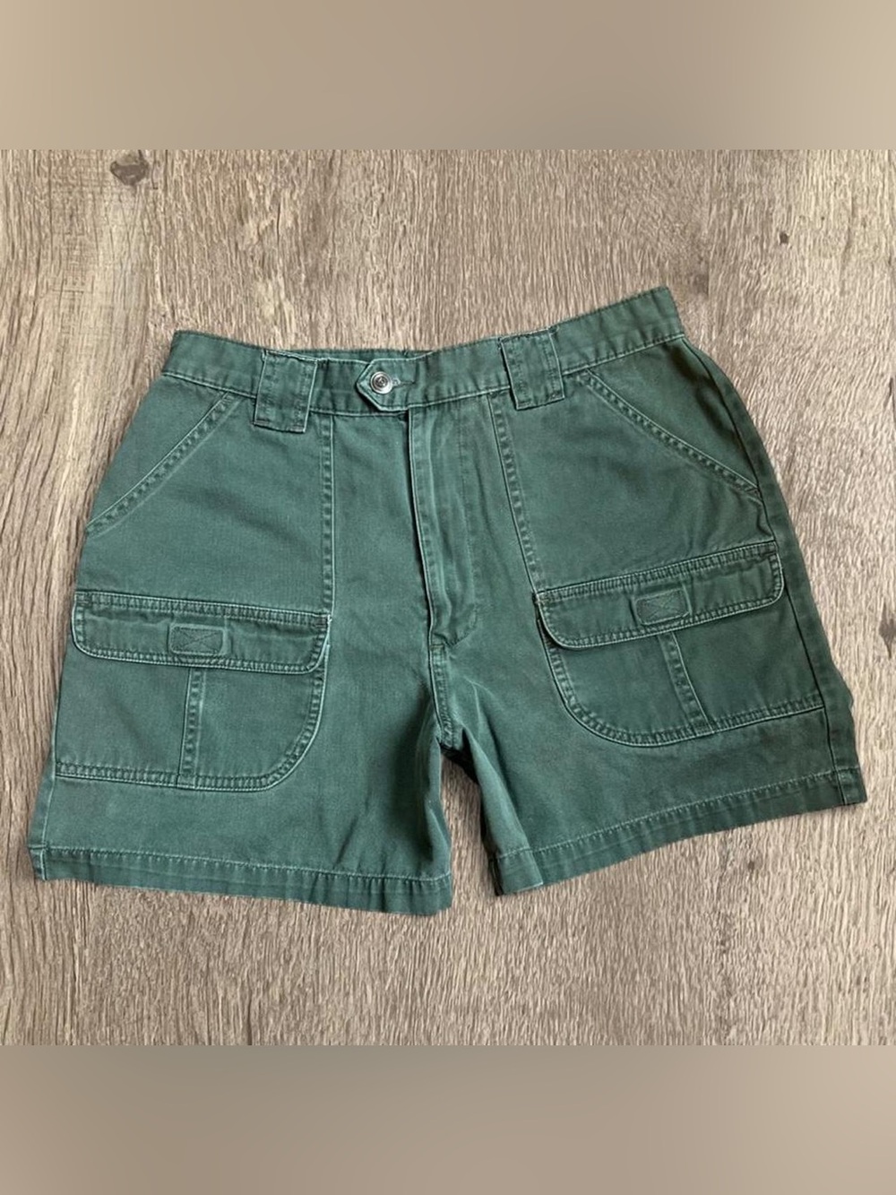 Women’s Green cotton cargo shorts in a  Size : 12  Brand: Adriana sport